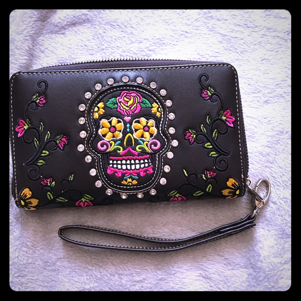 Zip sugar skull wallet by Montana West.